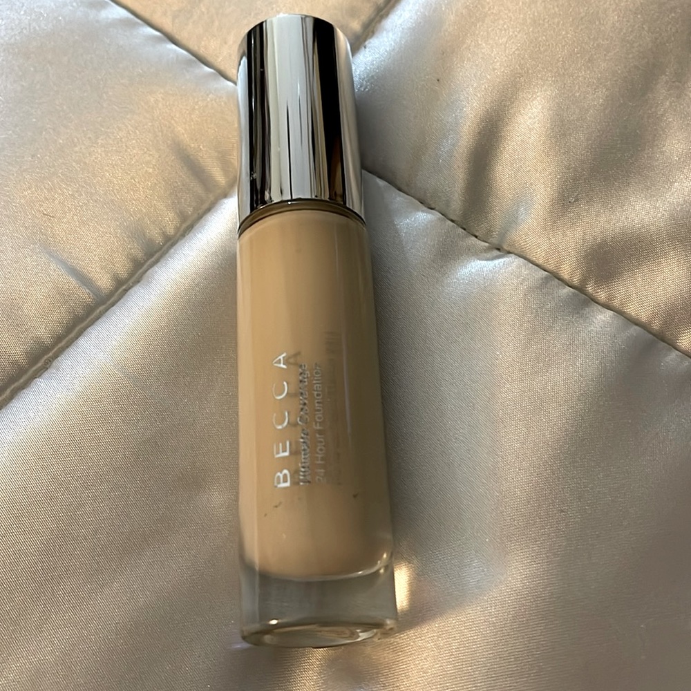 Becca, ultimate coverage 24 hour foundation In Shell(Color)